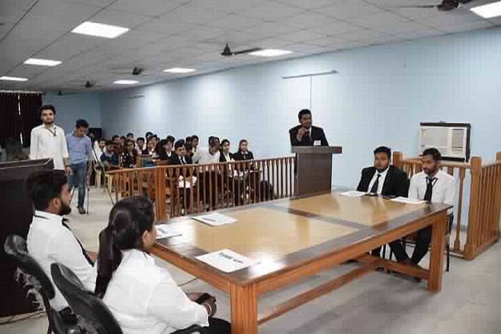 moot-court